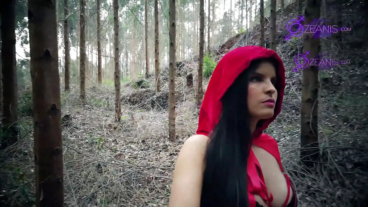 Chapeuzinho Vermelho Tatiana Morales se perde na floresta e é comida pelo lobo especial de halloween