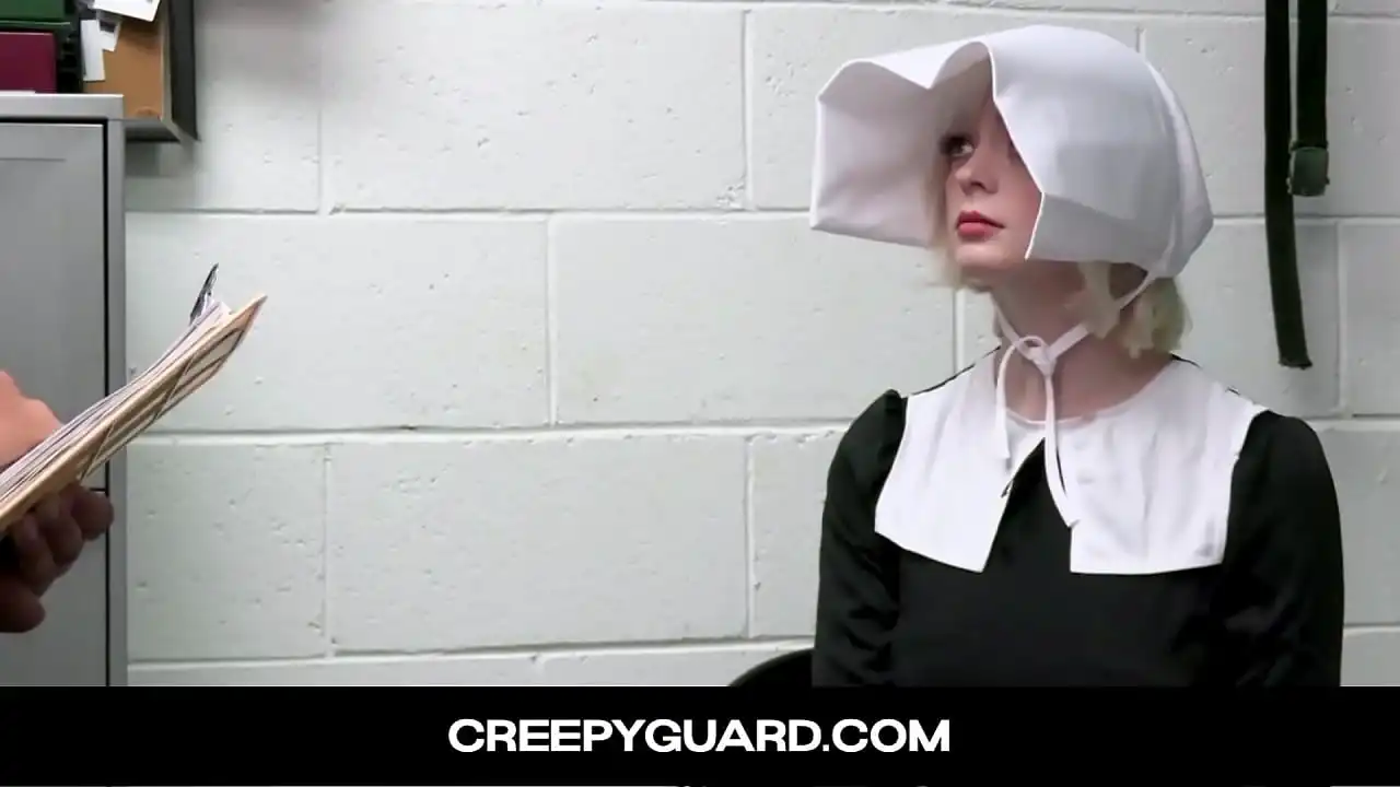 CreepyGuard-Annie Archer não é uma ladra típica e, ao que parece, ela nem percebe que está roubando alguma coisa da loja