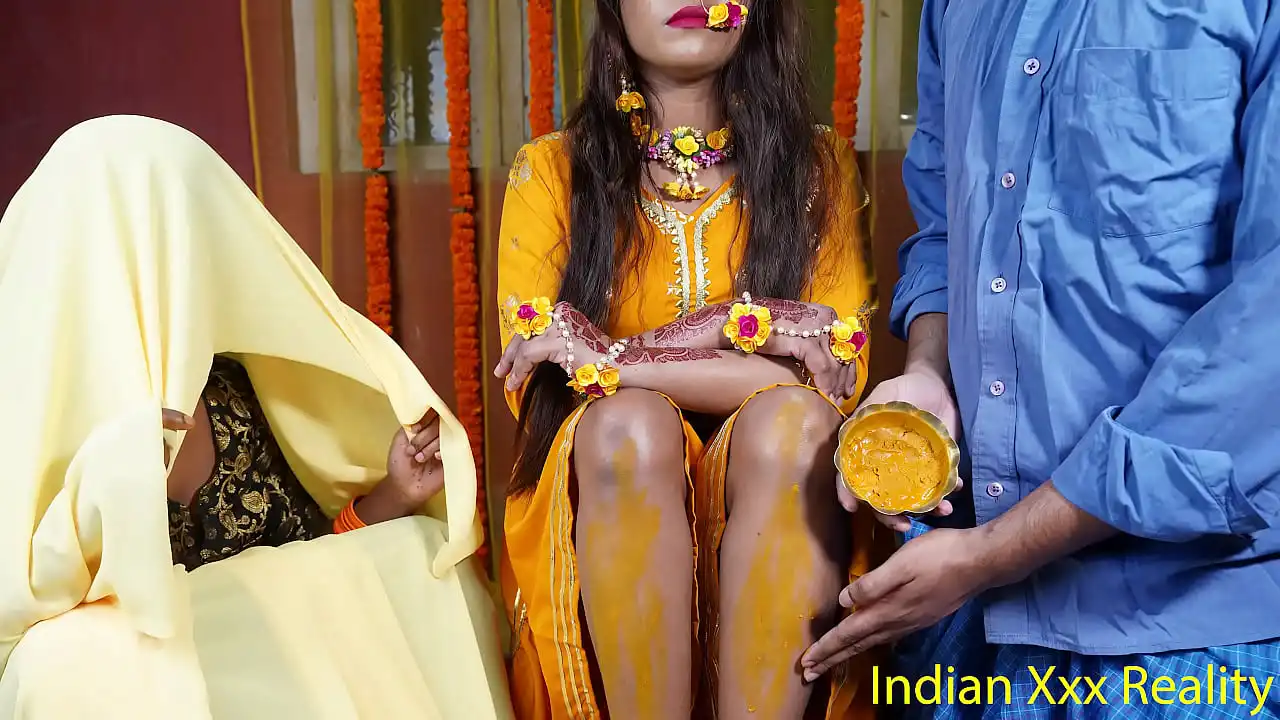 Padrasto indiano Haldi e enteada XXX em hindi