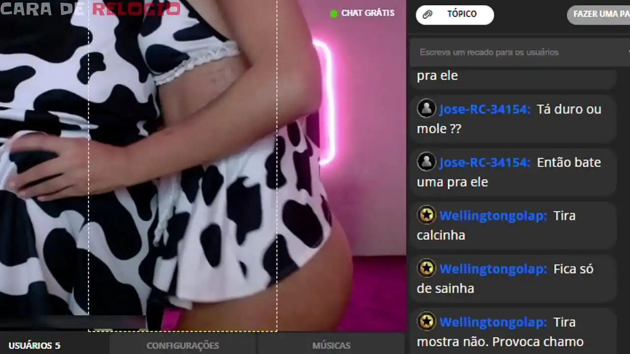 Live da Putaria - Sem enrolação a putinha fica de 4 pra levar rola