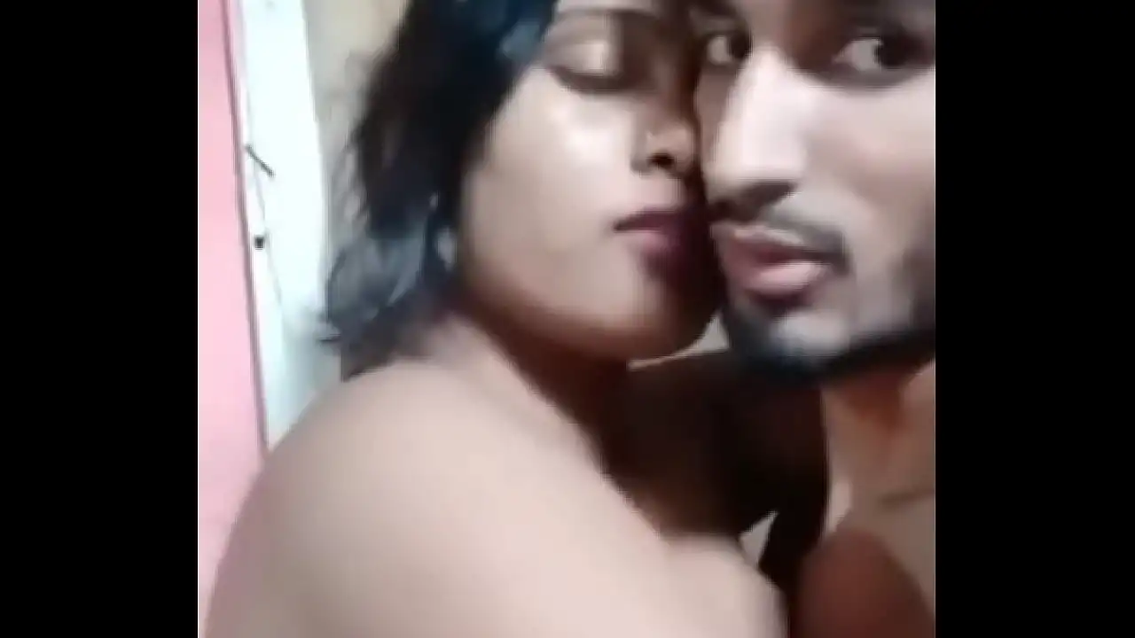 Sexo de casal da vila no quintal